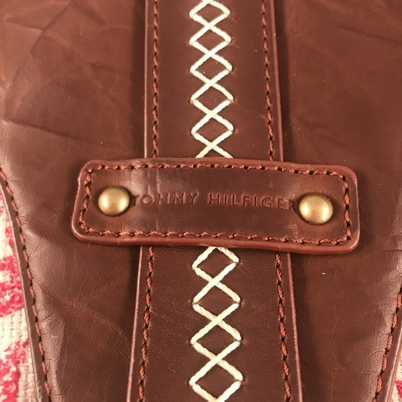 Tommy Hilfiger Upholstery Purse - Picture 5 of 8